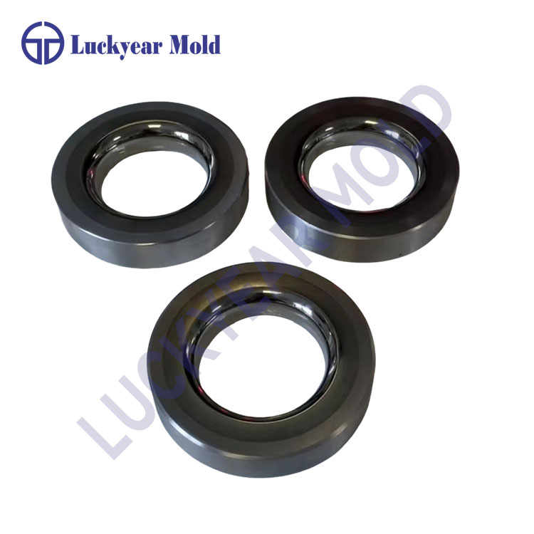 Jakie są cechy matryc węglikowych?